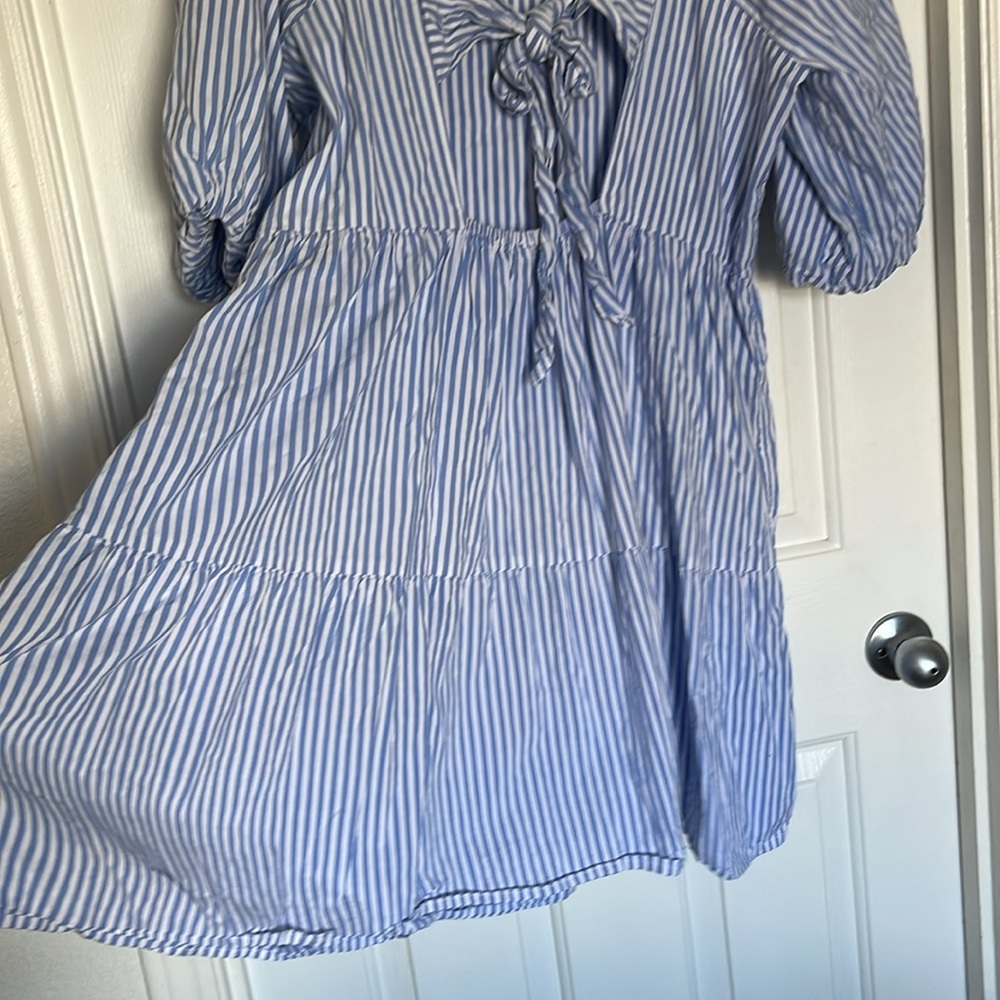 Dress - Picture 4 of 4